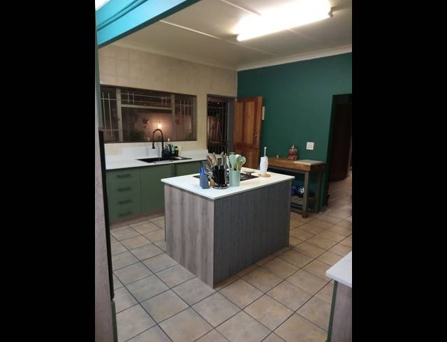 7 BEDROOM HOUSE FOR SALE IN BO-DORP